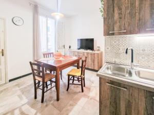 Η κουζίνα ή μικρή κουζίνα στο Casa La Torre Rio Marina