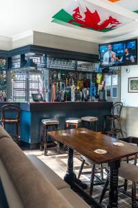 Ο χώρος του lounge ή του μπαρ στο The Great Western