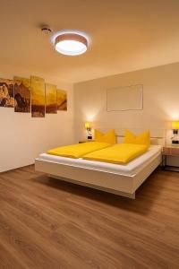 Postel nebo postele na pokoji v ubytování MOUNTAIN HOME apartment