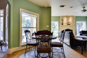 Χώρος καθιστικού στο Star Ranch Main Estate