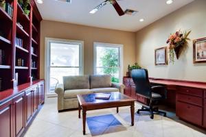 Χώρος καθιστικού στο Star Ranch Main Estate +23 φωτογραφίες