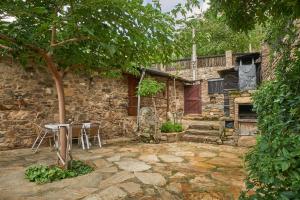 Κήπος έξω από το Casa Rural Cornatel