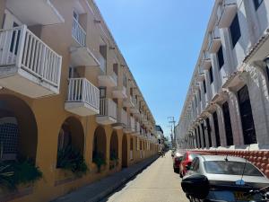 Το κτήριο όπου στεγάζεται  το διαμέρισμα