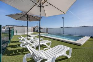 Bazén v ubytování El Olivo 2 nebo v jeho okolí