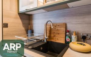 Gambar di galeri bagi Relaxing Studio l Town Centre di Milton Keynes