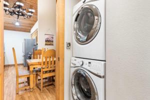 Fotografie z fotogalerie ubytování Baldknobber Ridge Escape - West Branson Cabin v destinaci Branson West