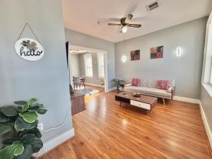 a living room with a couch and a table at FREE Parking near NYC Washer and Dryer in North Bergen