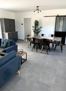 Posezení v ubytování Liledou - Belle Villa De Plain-pied