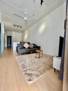 Prostor za sedenje u objektu Cozyindah11A#7pax#netflix#NearAeonAlma#BukitMertajam