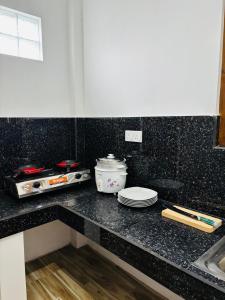 Kuchyň nebo kuchyňský kout v ubytování Eagle Wings Mirissa