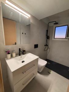 Koupelna v ubytování Anemeli studio + 13 fotografií