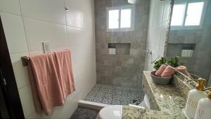 Ένα μπάνιο στο Modern Room-Gated Community +11 φωτογραφίες