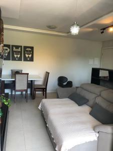 Χώρος καθιστικού στο Bom retiro · 6 km Aeroporto/ 1 km do Shopping Garten/2km Square