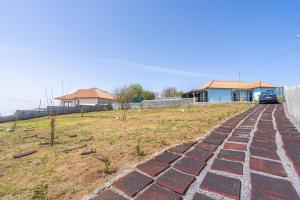カリェタにあるCasa de Campo Serrãoの煉瓦道 +7枚の写真