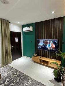 TV/trung tâm giải trí tại Livele maitama