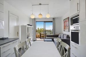 Kuchyň nebo kuchyňský kout v ubytování Casa Raquel 1