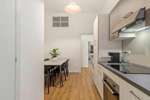 Η κουζίνα ή μικρή κουζίνα στο NEW! Da Tiffany - 115mq apartment with Wi-Fi, Disney, Netflix - 8 people