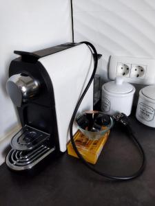 Kemudahan buat kopi dan teh di Apartma Jerman Cerknica