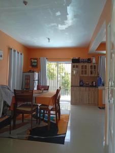 Kuchyň nebo kuchyňský kout v ubytování Rose's Getaway