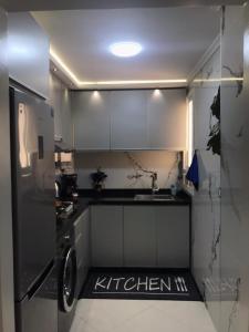 Küche/Küchenzeile in der Unterkunft Fnideq Beachfront Apartement + 4 Fotos