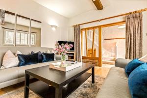 Istumisnurk majutusasutuses The Little Wharf