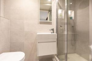 Vannituba majutusasutuses The Little Wharf +17 fotot