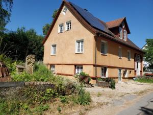 Tòa nhà nơi căn hộ tọa lạc