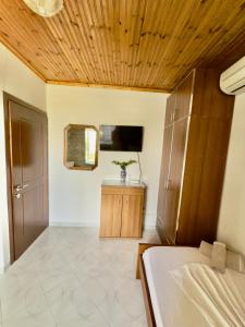 TV/trung tâm giải trí tại Panoramic View Guest House