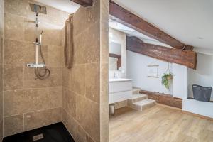 Ένα μπάνιο στο Le somail - Louis 14 +17 φωτογραφίες