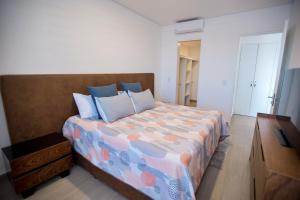 Postel nebo postele na pokoji v ubytování Real View Towers W208 + 25 fotografií