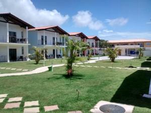 vistas al patio de un complejo en Residencial Golfinhos, en Porto Seguro