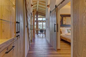 Postel nebo postele na pokoji v ubytování Luxus-Chalet Mühlberg