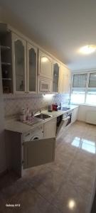 Una cocina o cocineta en Favorite apartment 25 fotos más