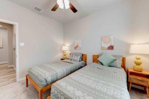 Postel nebo postele na pokoji v ubytování Charming Troy Escape Comfort Near Waco