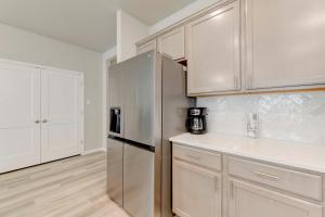 Kuchyň nebo kuchyňský kout v ubytování Charming Troy Escape Comfort Near Waco + 13 fotografií