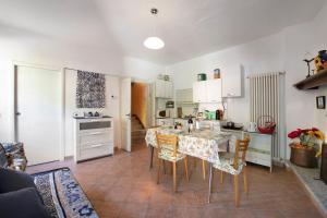 Η κουζίνα ή μικρή κουζίνα στο Il Mulino di Marina - Lake Como +17 φωτογραφίες