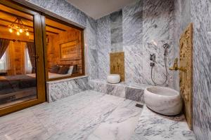 Koupelna v ubytování Tuna Guest House