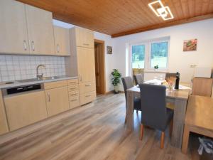 Η κουζίνα ή μικρή κουζίνα στο Joss