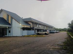 Gallery image of Sunset Inn by Hotel O Flatonia I - 10 in Flatonia +35 photos