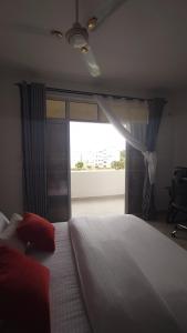 Postel nebo postele na pokoji v ubytování Modern Sands & Pool Studio + 30 fotografií