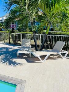 Πισίνα στο ή κοντά στο BOSECRET Superbe sur la plage à Orient Bay Piscine NEW