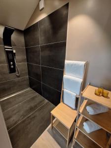 Η κουζίνα ή μικρή κουζίνα στο Appartement avec terrasse et jacuzzi privatifs +4 φωτογραφίες