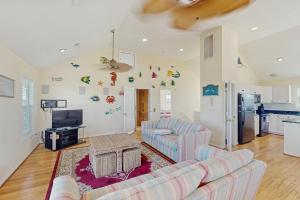 Gallery image of Lion in the Sun 718 in Salvo