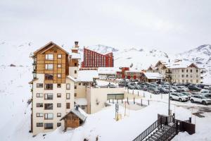 HOM I SKI IN-OUT frente a la Cordillera 4D3B 9PAX during the winter