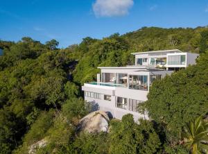 an aerial view of a house on a hill at Villa Cholchalee - By Sp Villa Management in Amphoe Koh Samui
