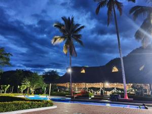 Κήπος έξω από το Parque del Mango Tipis