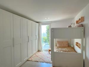 Φωτογραφία από το άλμπουμ του Transparent Sea σε St Paul's Bay