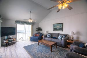 TV a/nebo společenská místnost v ubytování Sea Breeze