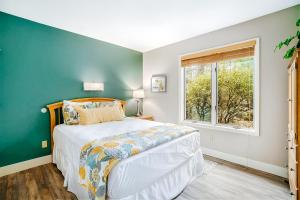 Ένα ή περισσότερα κρεβάτια σε δωμάτιο στο Wintergreen Condo, Unit 540