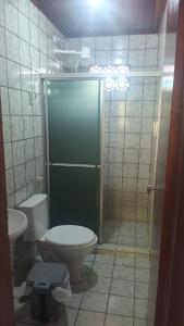 Ένα μπάνιο στο Casa no Privê Village Eldorado em Gravatá